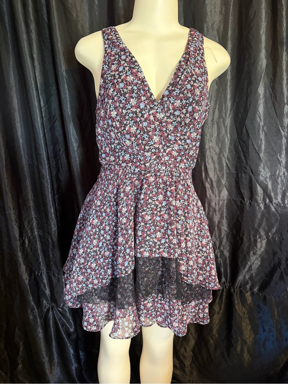 BCBGeneration Burgundy Floral V-Neck Tiered Mini Dress